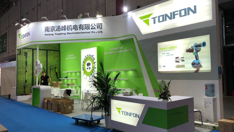 以下是一些在汽车维修领域具有较高知名度和良好口碑的气动工具品牌：