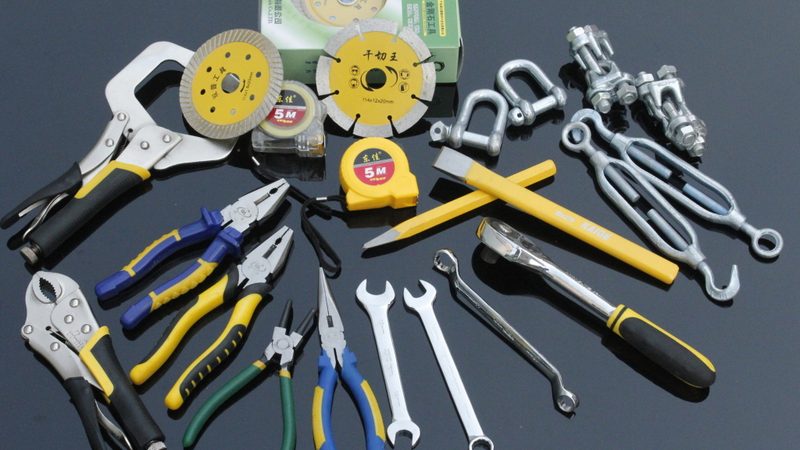 发动机拆装工具套装：如何选择合适的工具组合**
